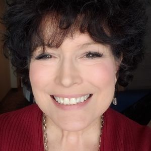 Meet your Posher, Cynthia